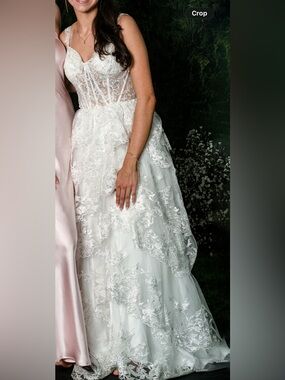 Ivory Lace Tiered Wedding Gown